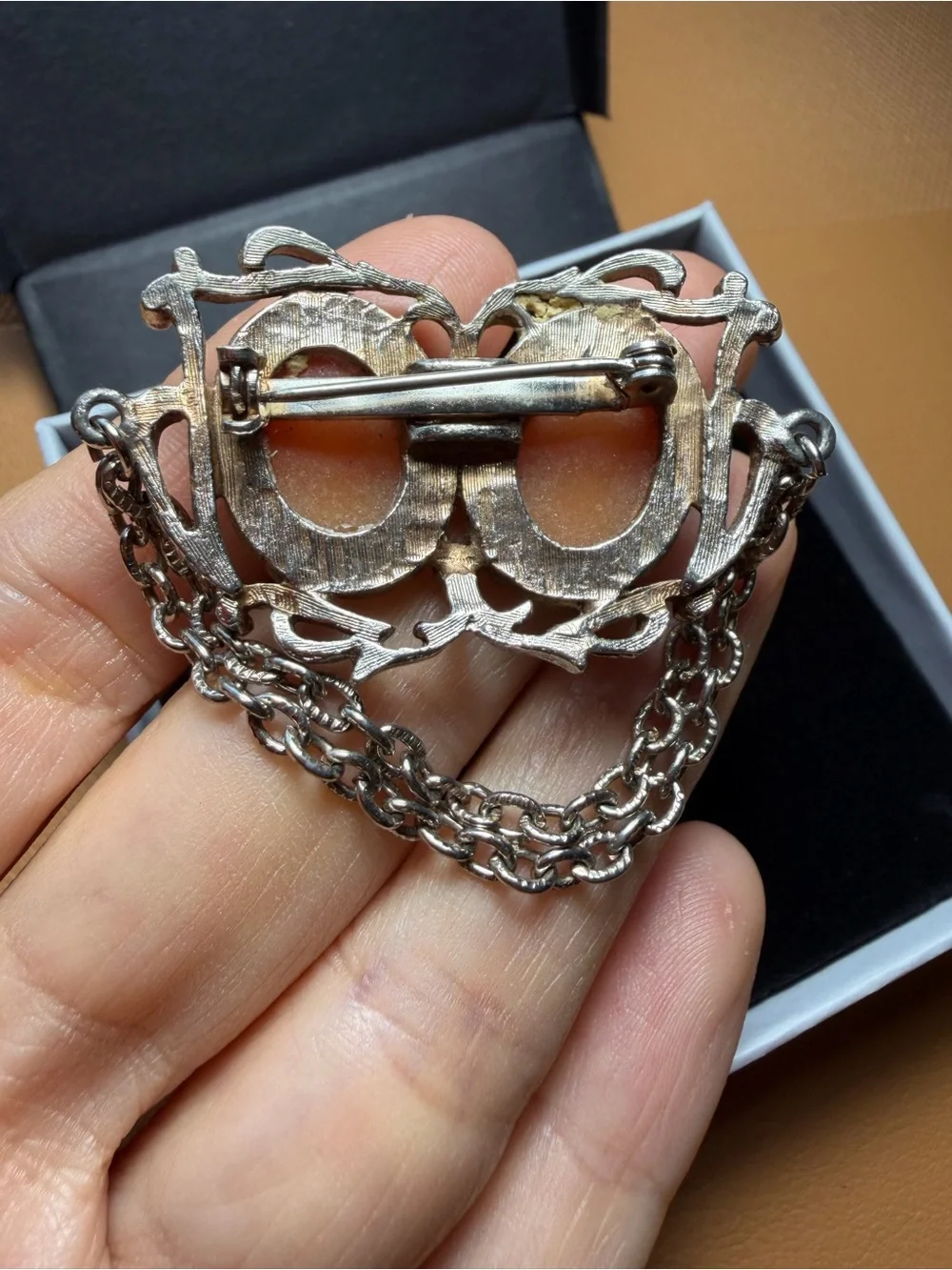 Vintage Mid-Century Double Cameo Sweater Guard Brooch Pin – Silver Tone Chatelai